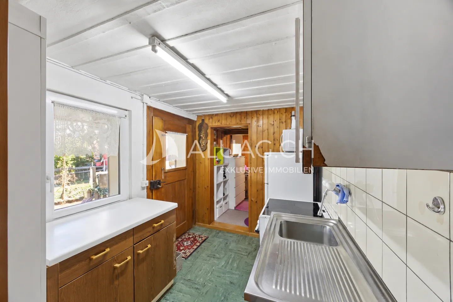 FARMHOUSE EXTENSION WITH GREAT DEVELOPMENT POTENTIAL - Photo 4 of 7