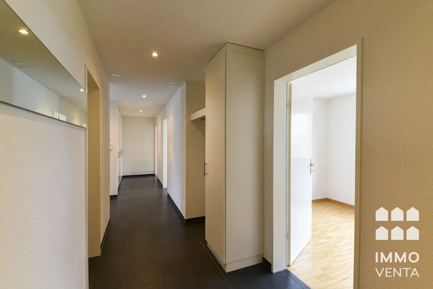 Modernes Apartment in Brügg - Foto 6 von 13