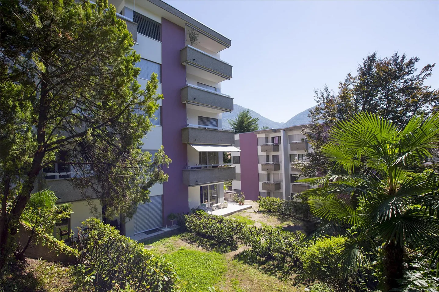 strategic studio apartment a stone's throw from the center - Photo 1 of 9