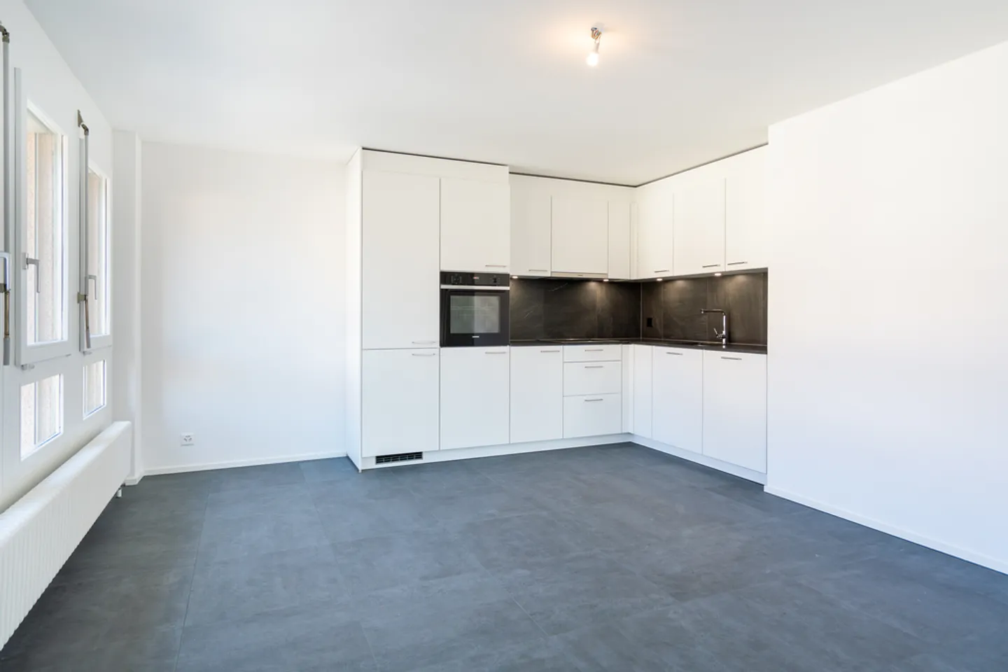 Geräumige 2.5-Zimmer-Wohnung - Foto 2 von 9