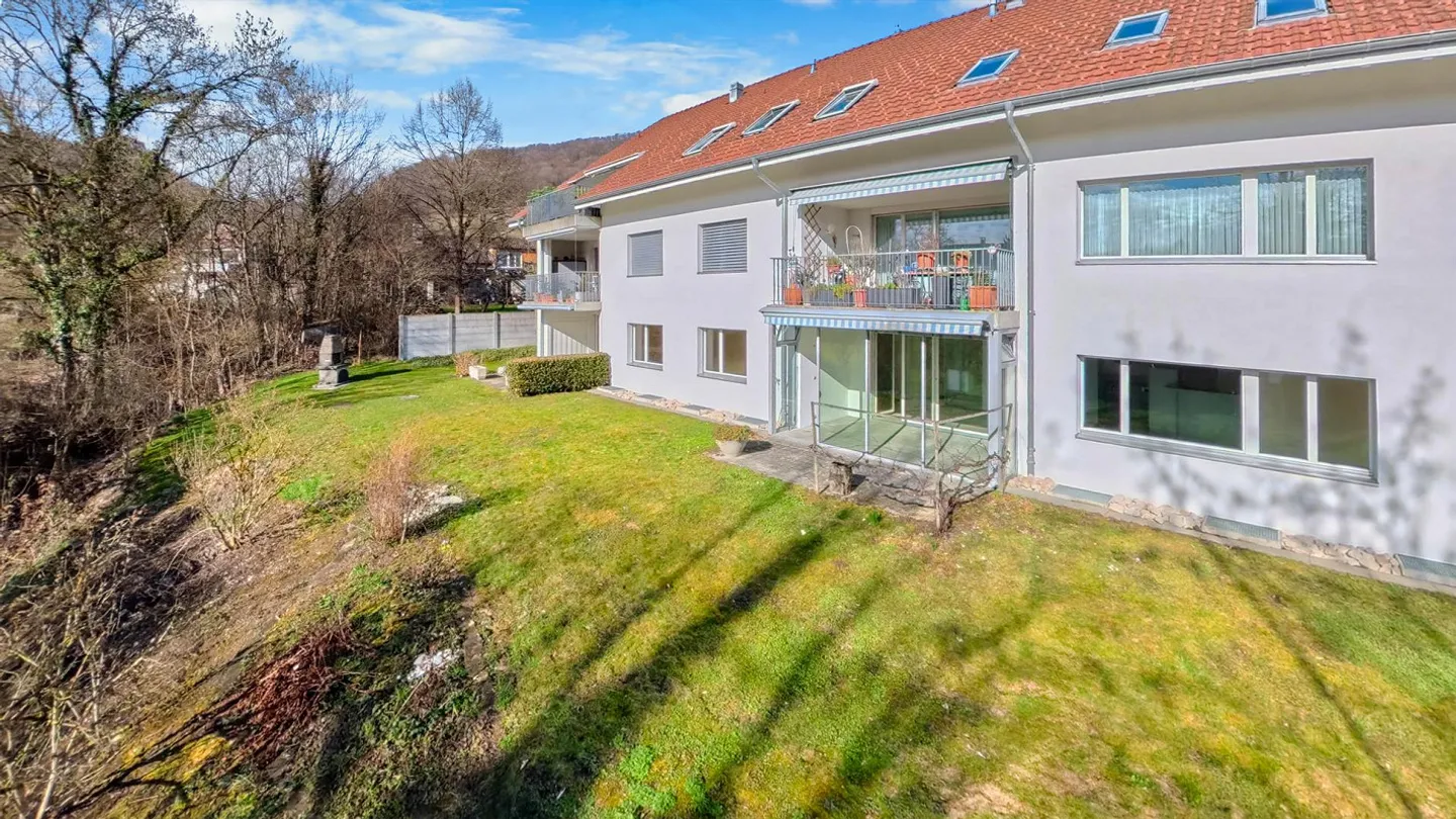 Appartement au rez-de-chaussée de 4,5 pièces - Photo 1 sur 20