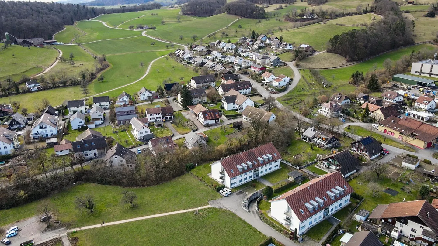 Appartement au rez-de-chaussée de 4,5 pièces - Photo 2 sur 20