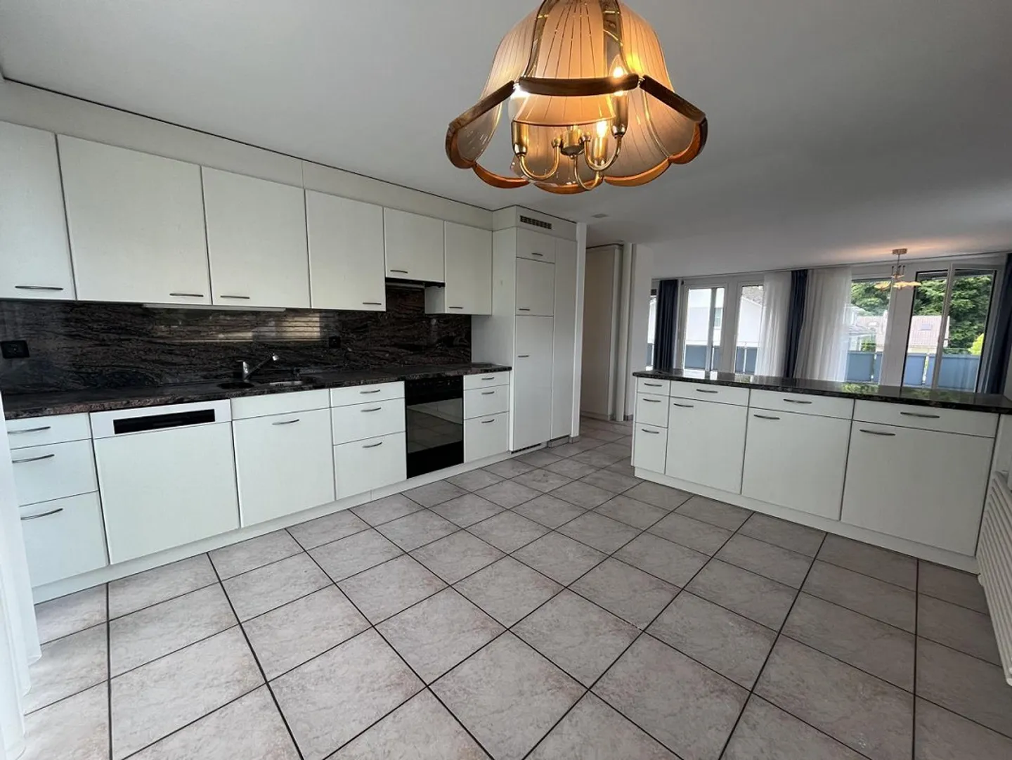 Buy now and enjoy the balcony. Spacious condominium... - Photo 5 of 17