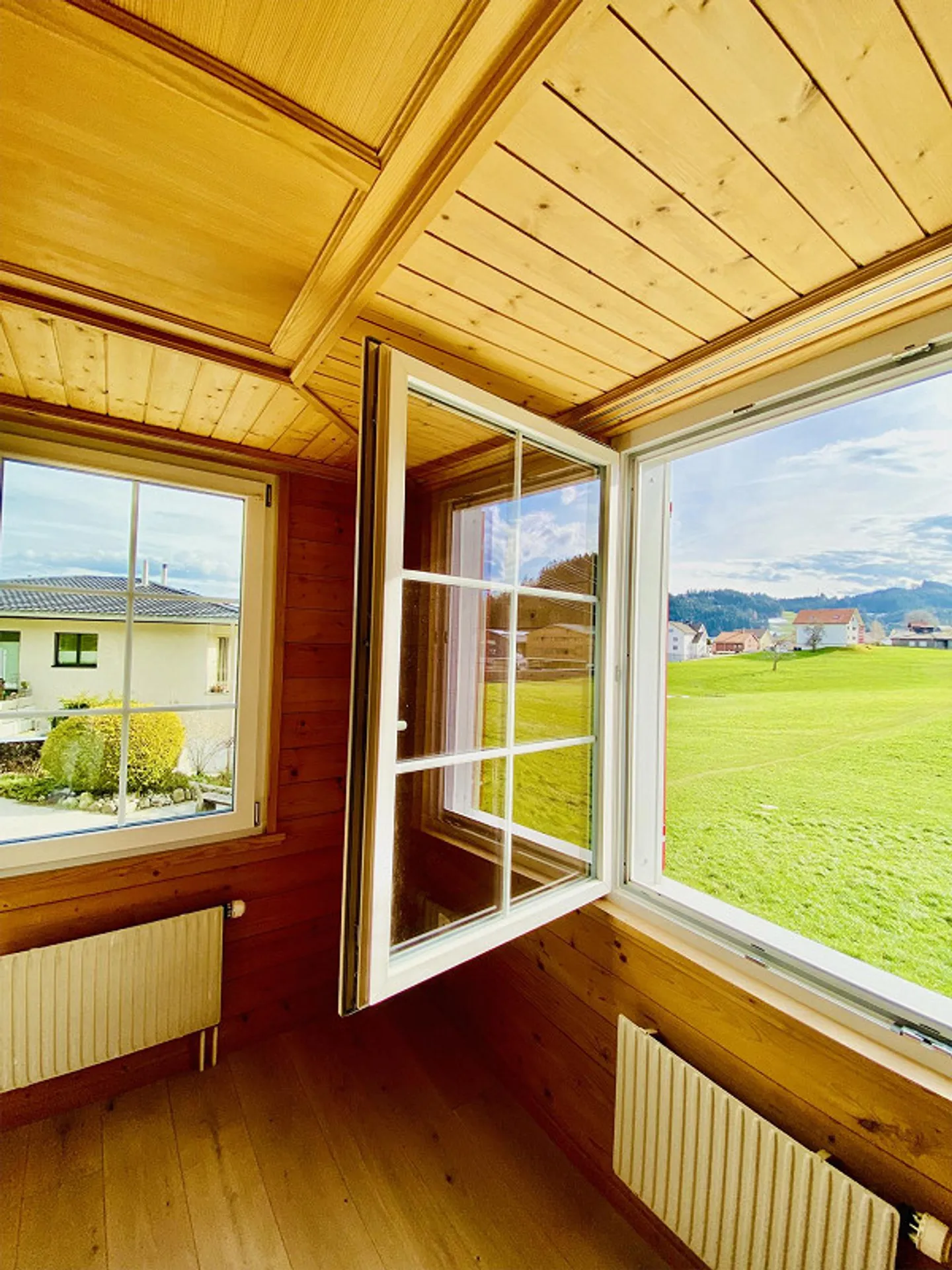 Spacious Detached Family House in a Quiet Location - Photo 3 of 18