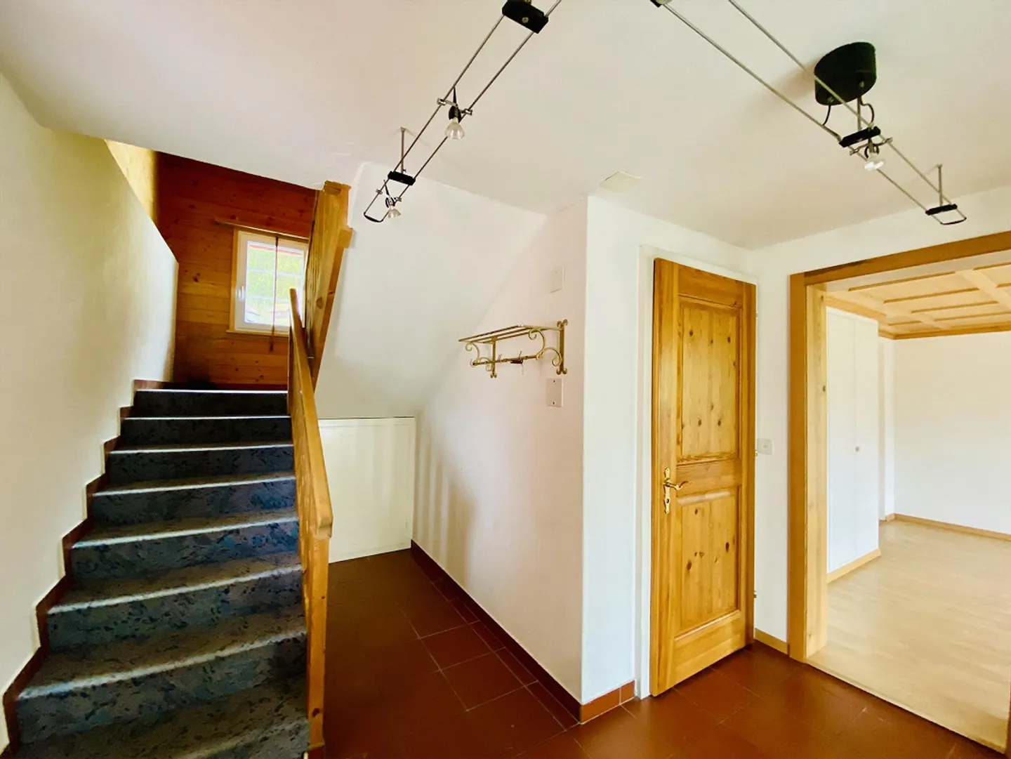 Spacious Detached Family House in a Quiet Location - Photo 4 of 18