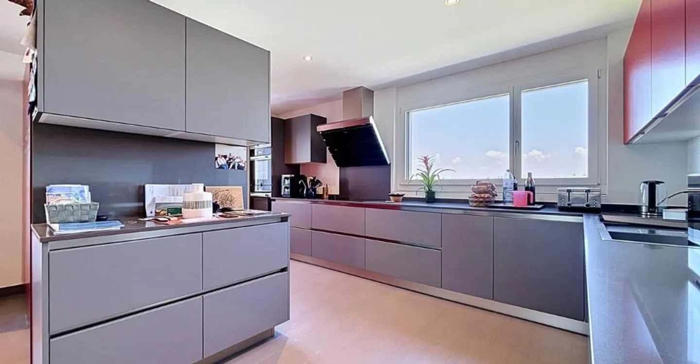 Villa spacieuse avec deux appartements - Photo 3 sur 12
