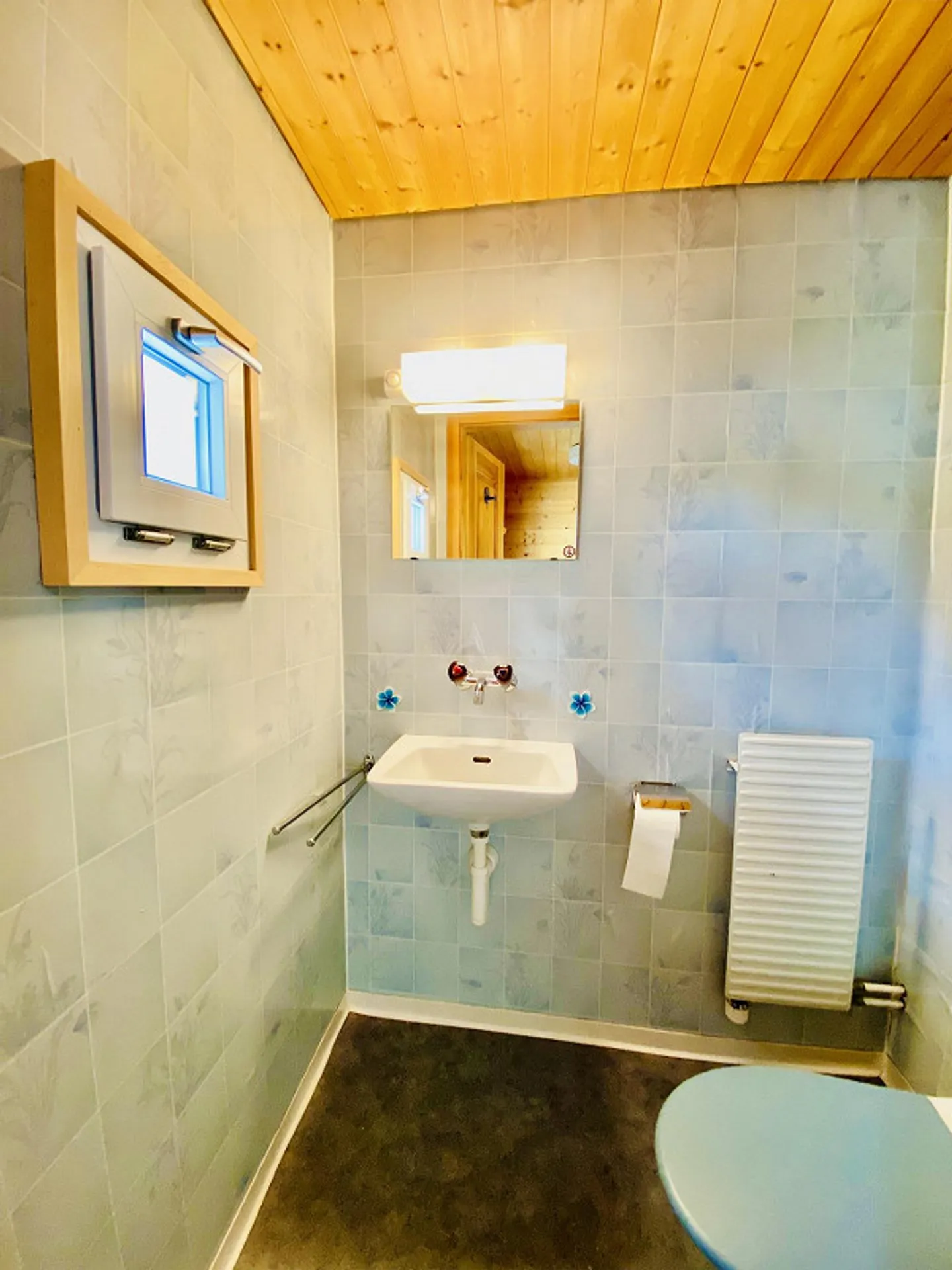 Spacious Detached Family House in a Quiet Location - Photo 10 of 18