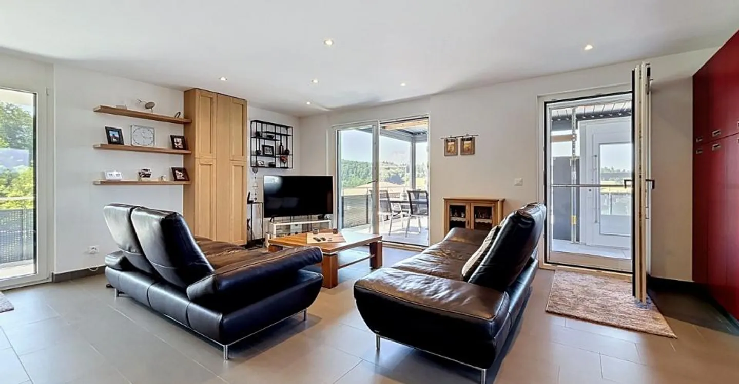 Villa spacieuse avec deux appartements - Photo 6 sur 12