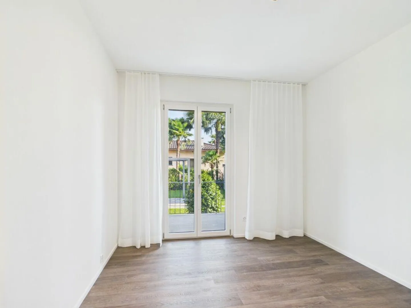 Charming 4.5-room ground floor apartment in Ticino style with garden in Ascona - Photo 5 of 7