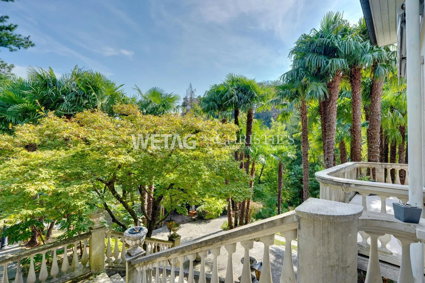 Lugano-Castel San Pietro: Elegant Villa in the midst of a green oasis with tennis court for sale? Primary residence - Photo 2 of 13
