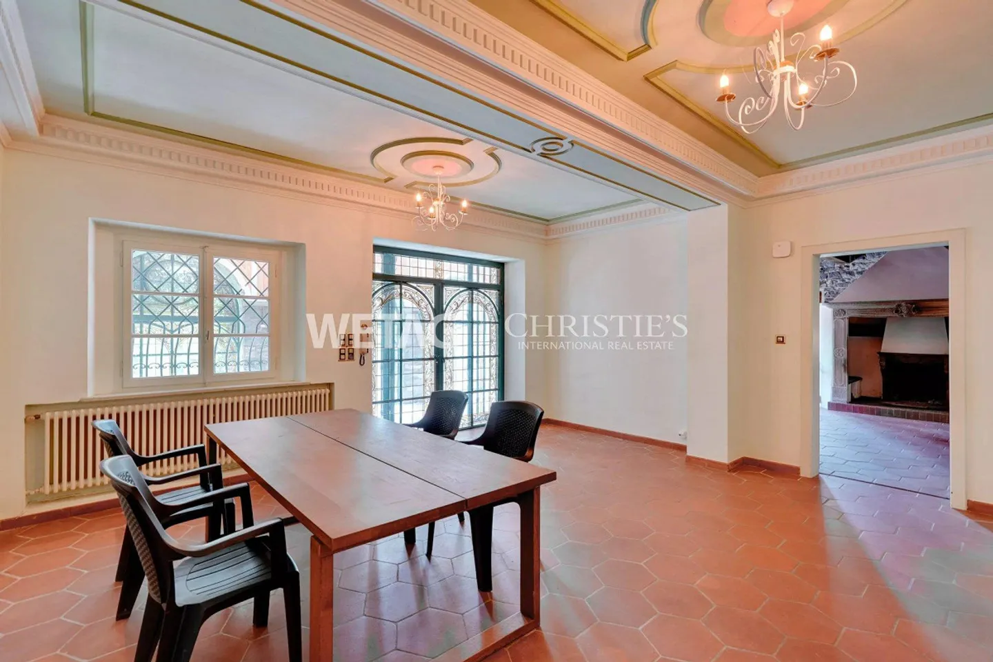 Lugano-Castel San Pietro: Elegant Villa in the midst of a green oasis with tennis court for sale? Primary residence - Photo 7 of 13