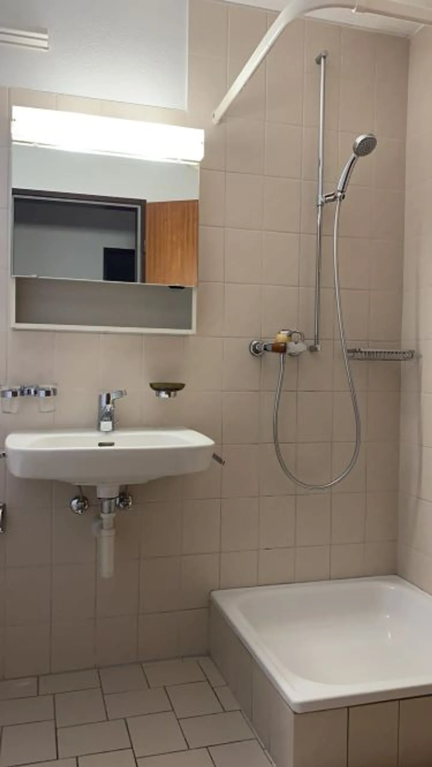 4.5 Room Apartment - Photo 5 of 12