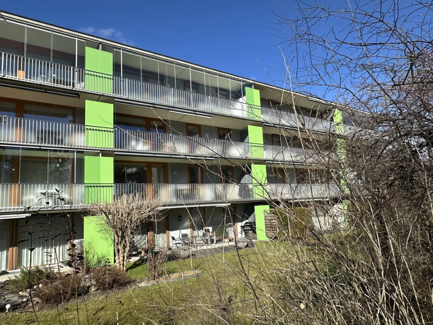 Appartamento luminoso di 4,5 stanze con 2 ampi balconi / vista panoramica - Foto 1 di 9