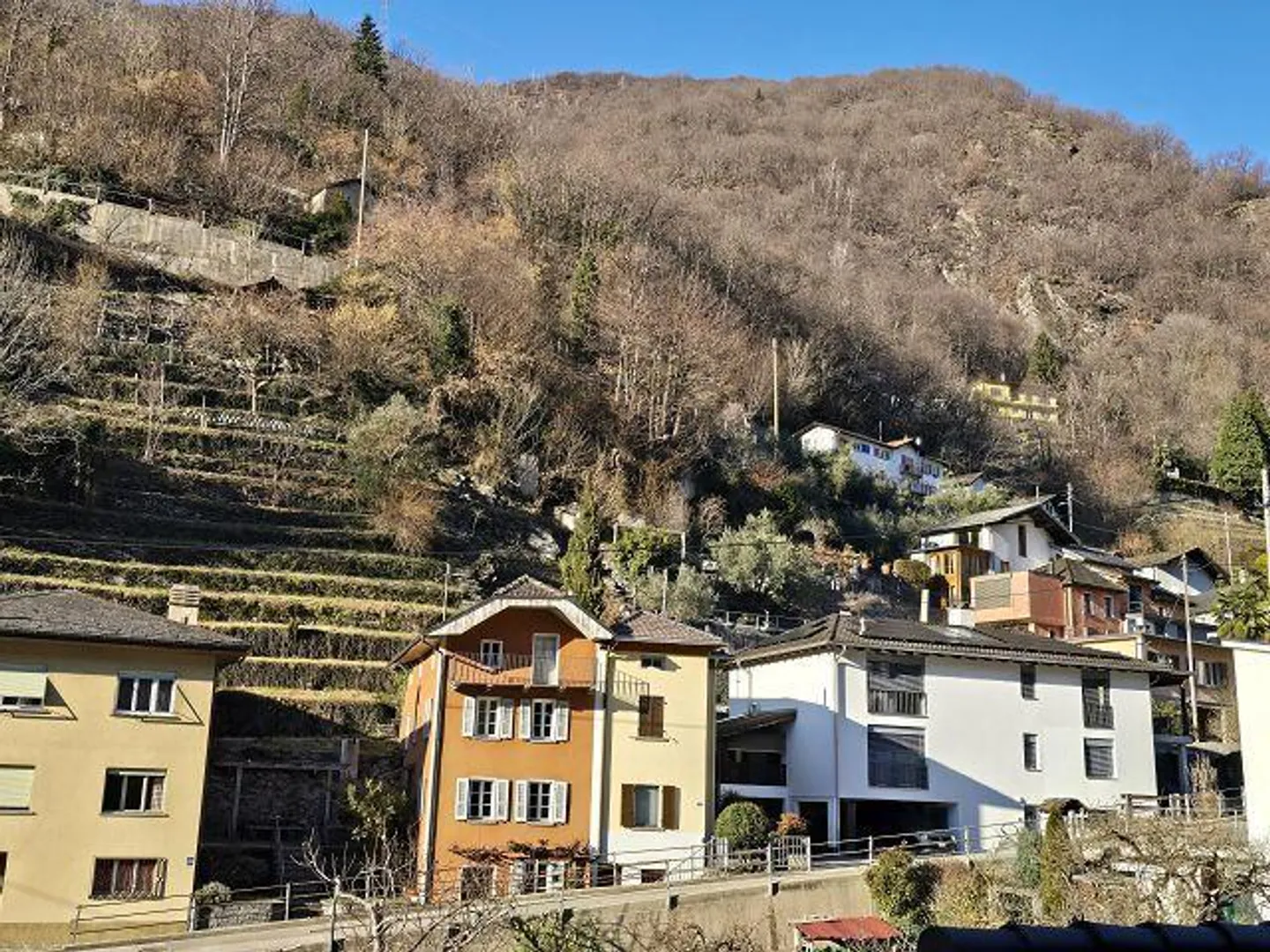 appartamento duplex di 2 1/2 locali con balcone in una casa di 4 app. rinnovata - Foto 21 di 36