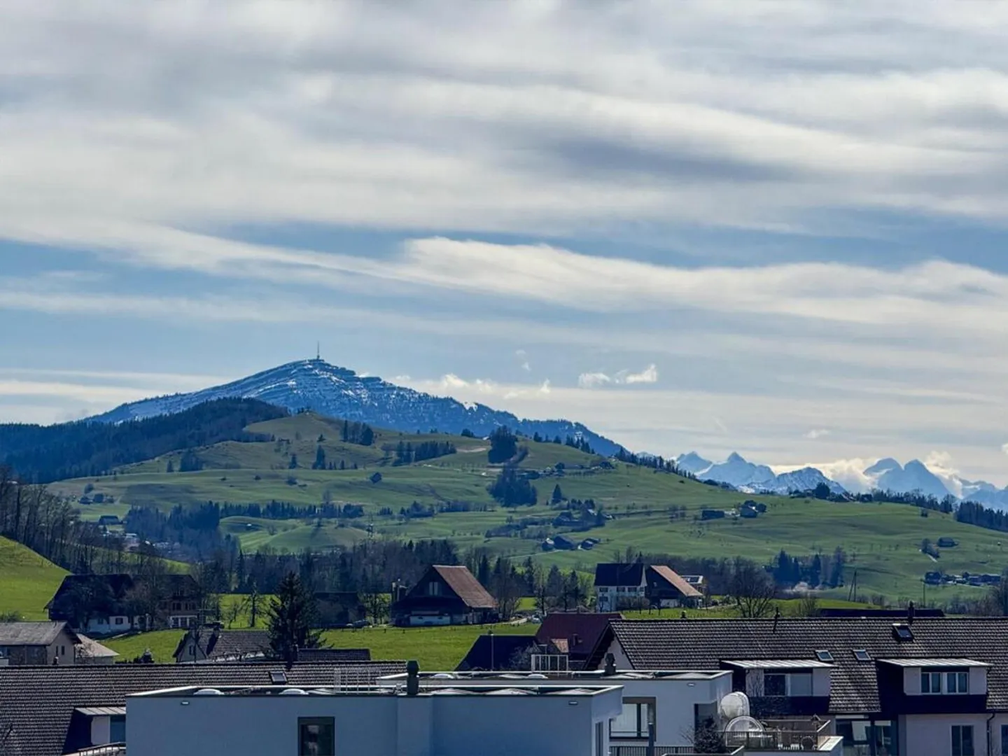 Appartamento di lusso con terrazza e vista sulle Alpi (Kt. Zug) - Foto 2 di 23