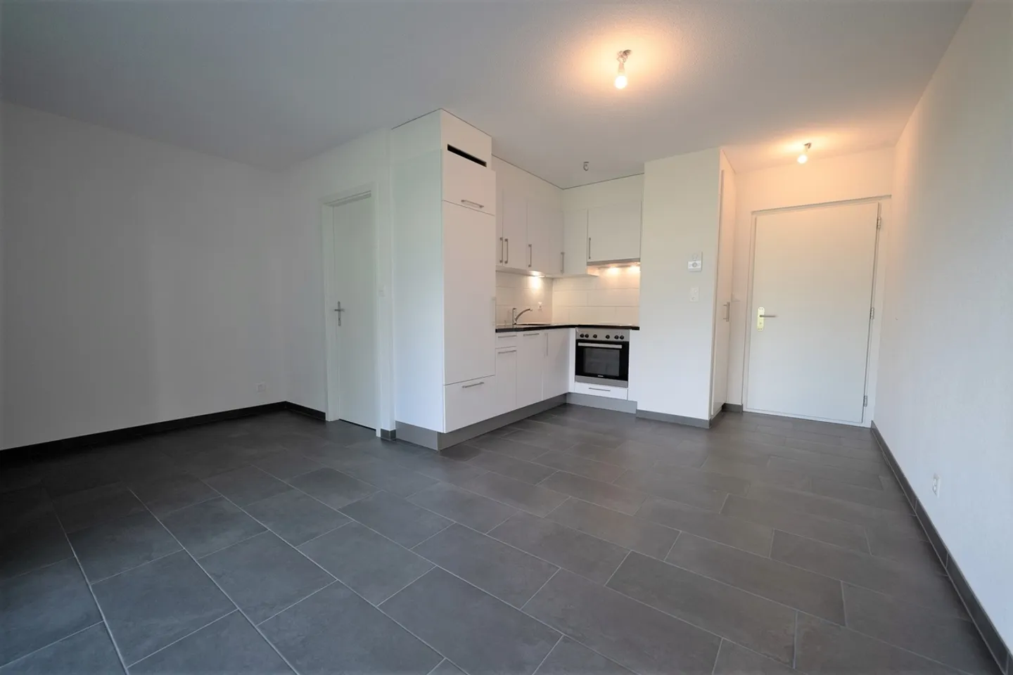 Magnifico studio con terrazza e giardino - Foto 1 di 5