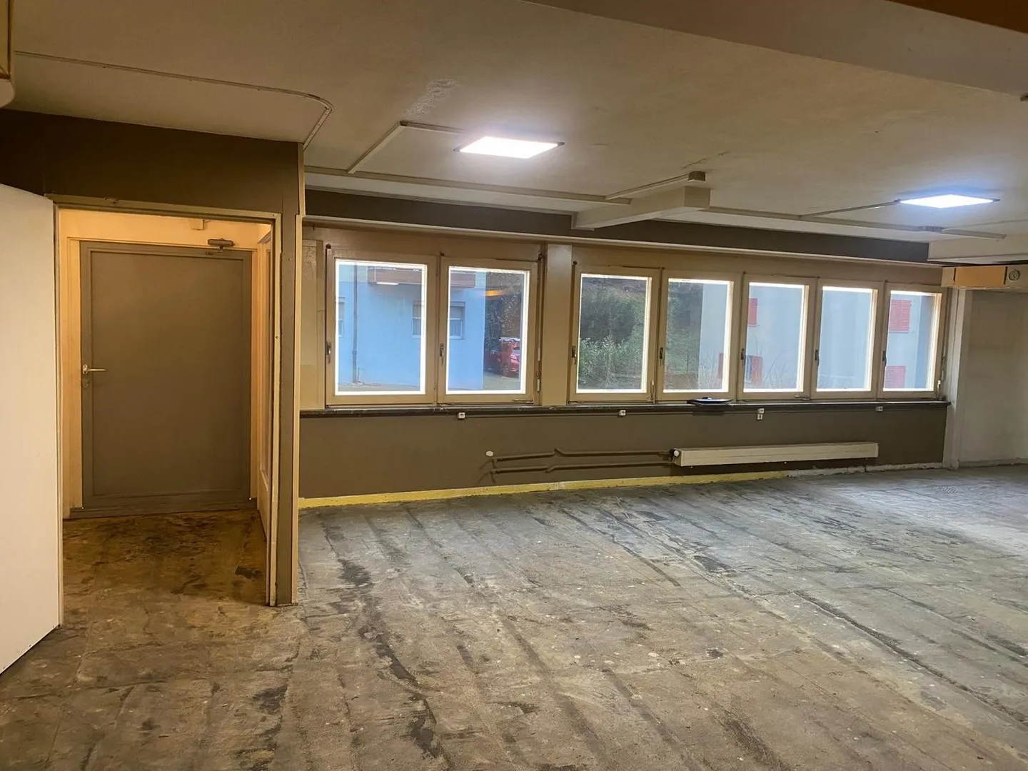 Spazio commerciale attraente in affitto con ingresso separato - Foto 5 di 15