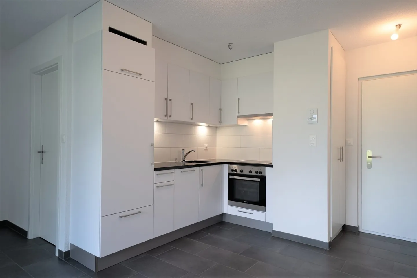 Magnifico studio con terrazza e giardino - Foto 2 di 5