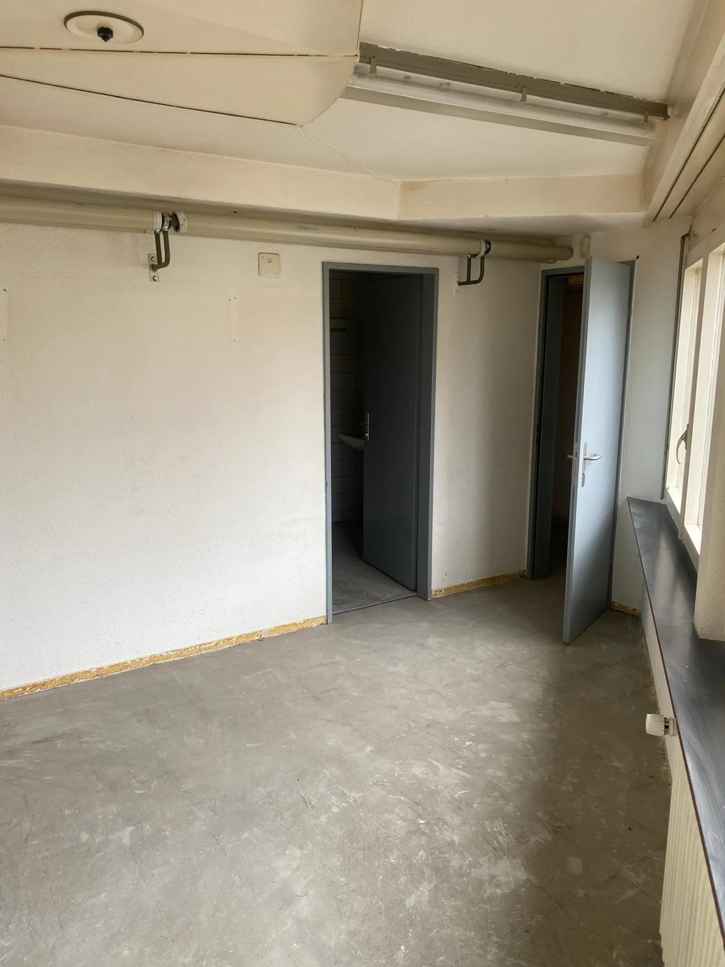 Spazio commerciale attraente in affitto con ingresso separato - Foto 13 di 15