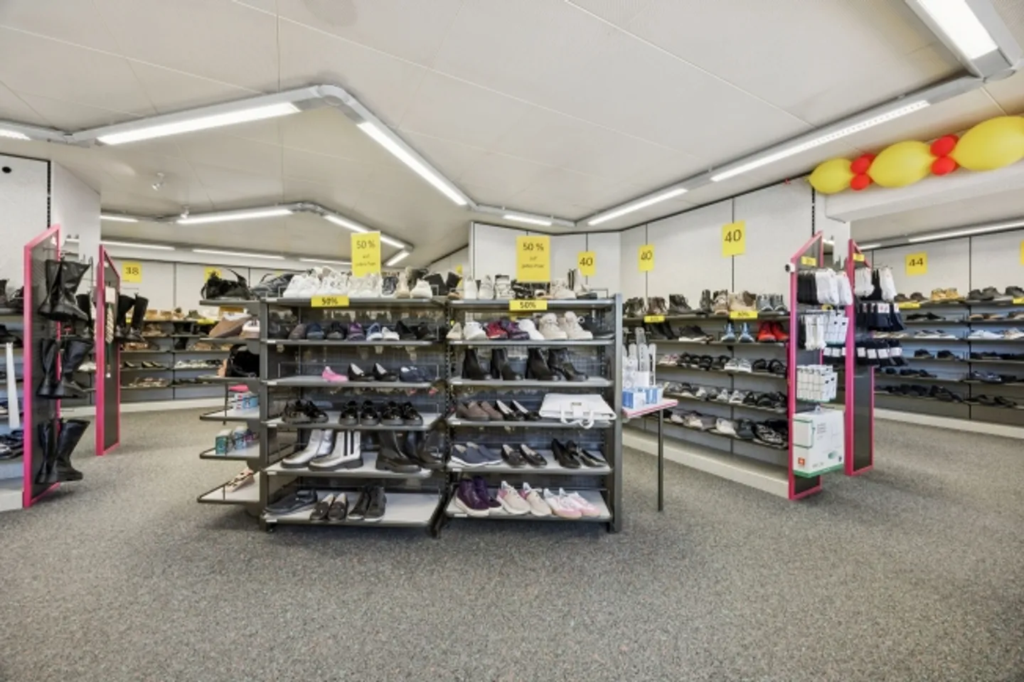 Versatile Residential and Commercial Building - Oberentfelden, 10 Rooms - Photo 2 of 13