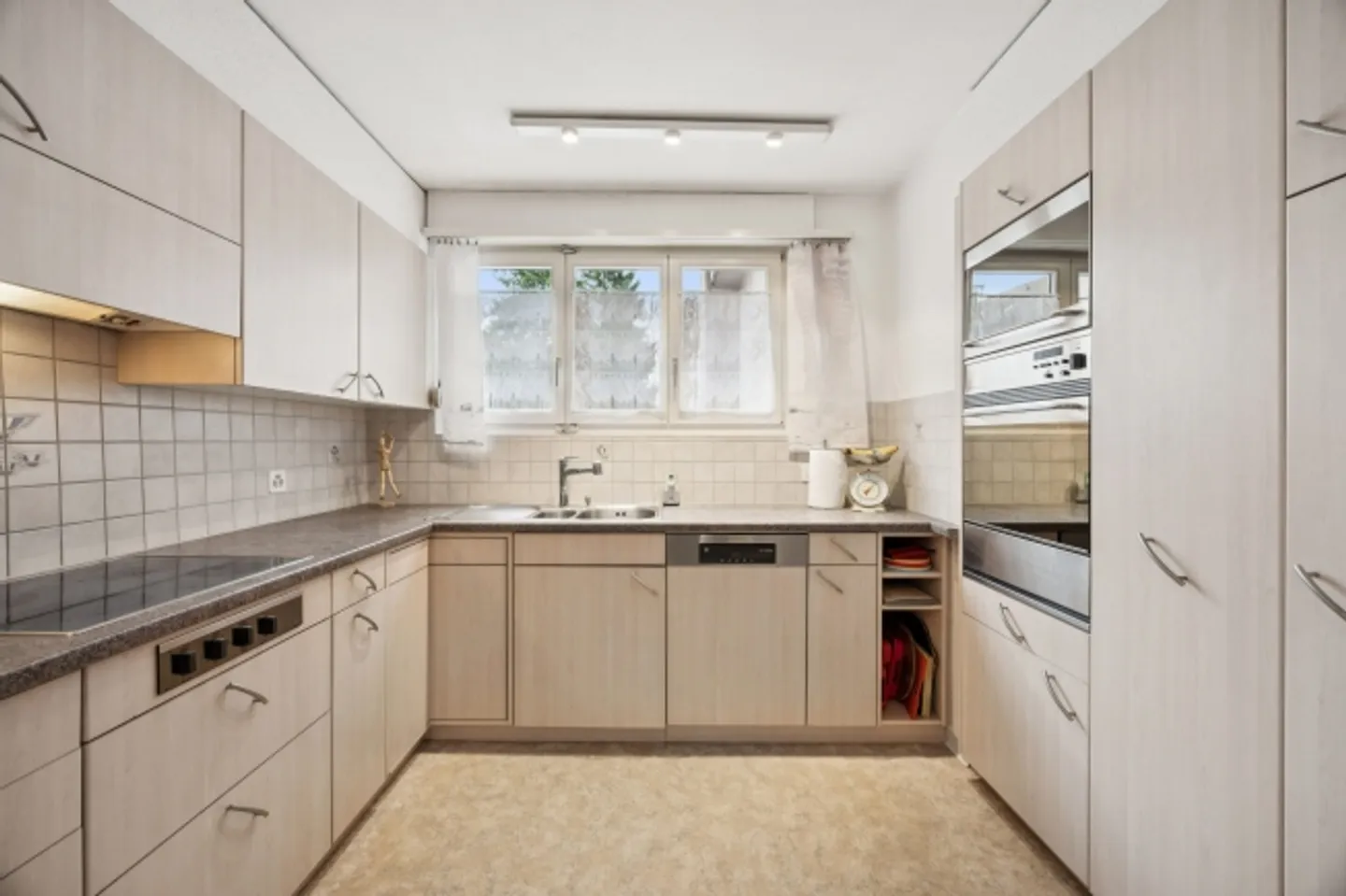 Versatile Residential and Commercial Building - Oberentfelden, 10 Rooms - Photo 7 of 13