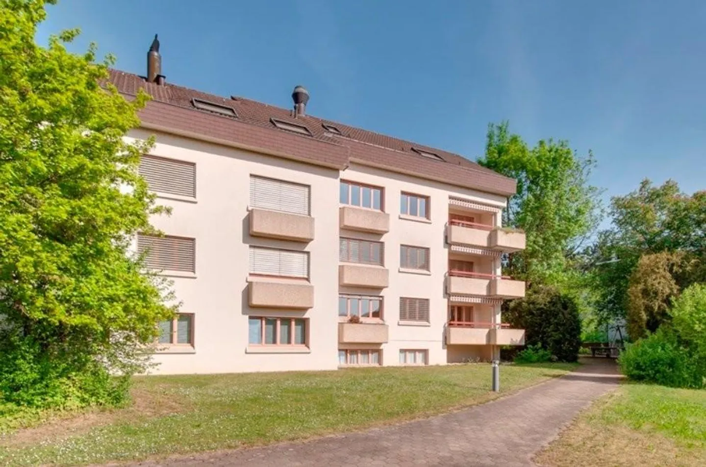 Craft room for rent in Oberwil - Photo 1 of 2