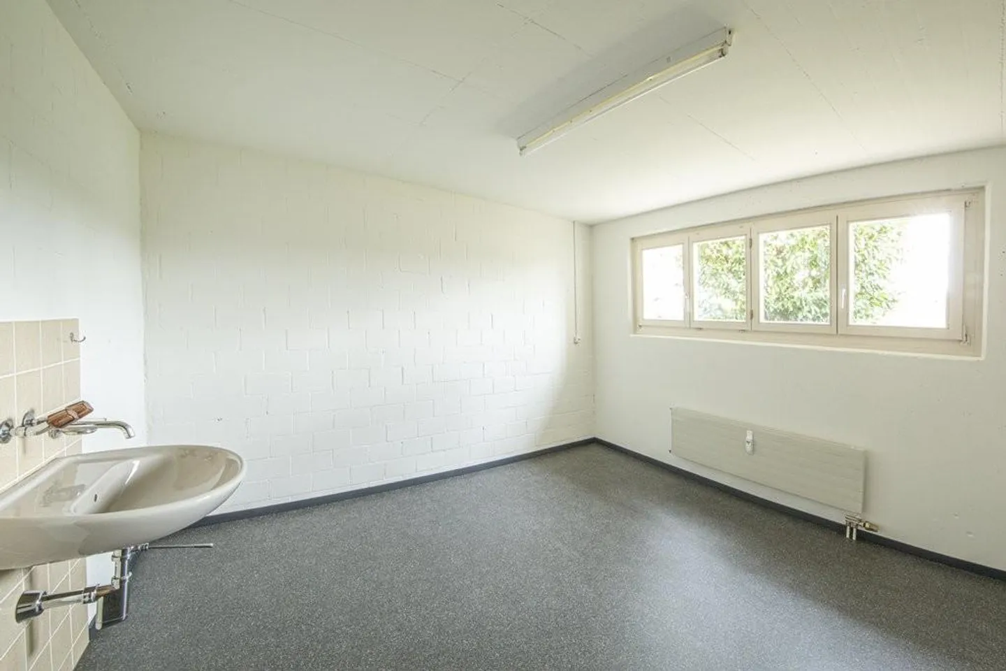 Craft room for rent in Oberwil - Photo 2 of 2