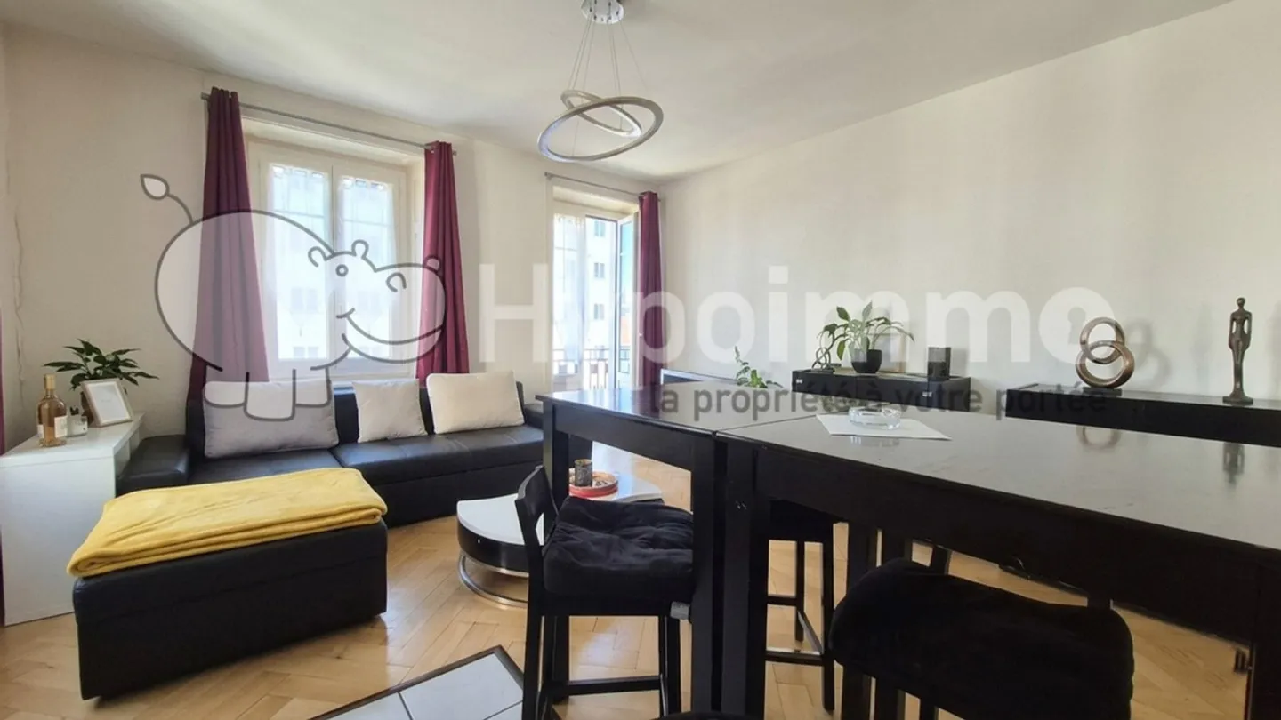 Bright 4-Room Apartment with South Balcony - Close to All Amenities - Photo 1 of 7