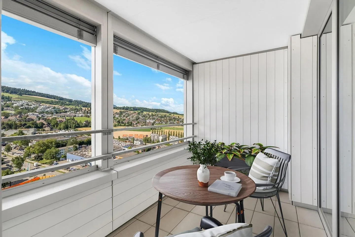 Appartement moderne de 4,5 pièces avec vue panoramique à Regensdorf - Photo 4 sur 6