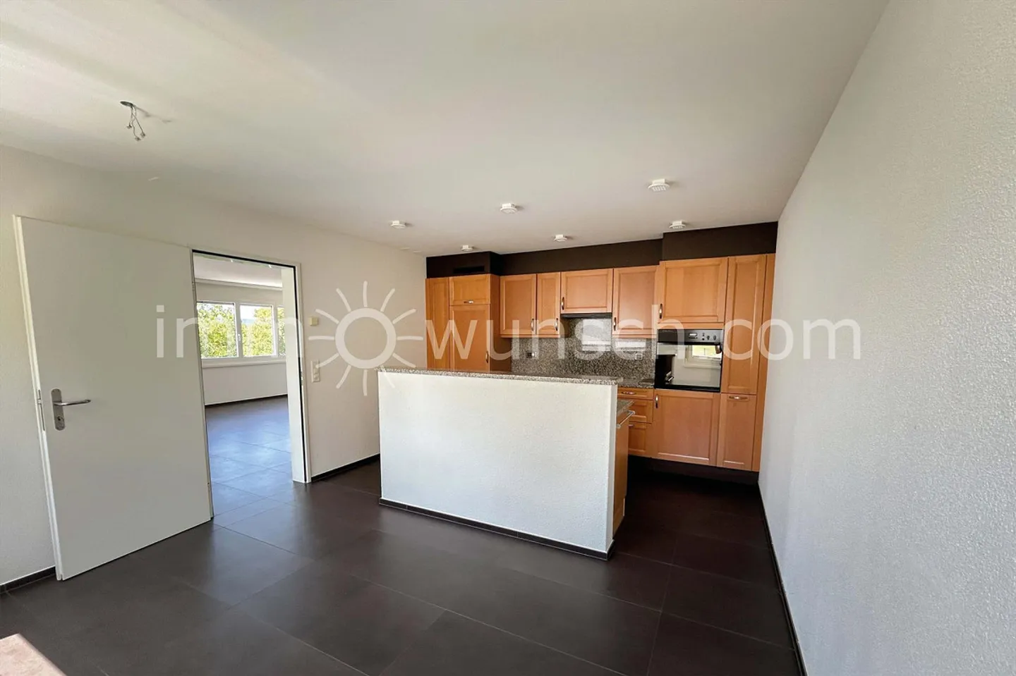 Exclusive 4 ½ room EGTW with breathtaking lake view in Walchwil - Photo 4 of 11