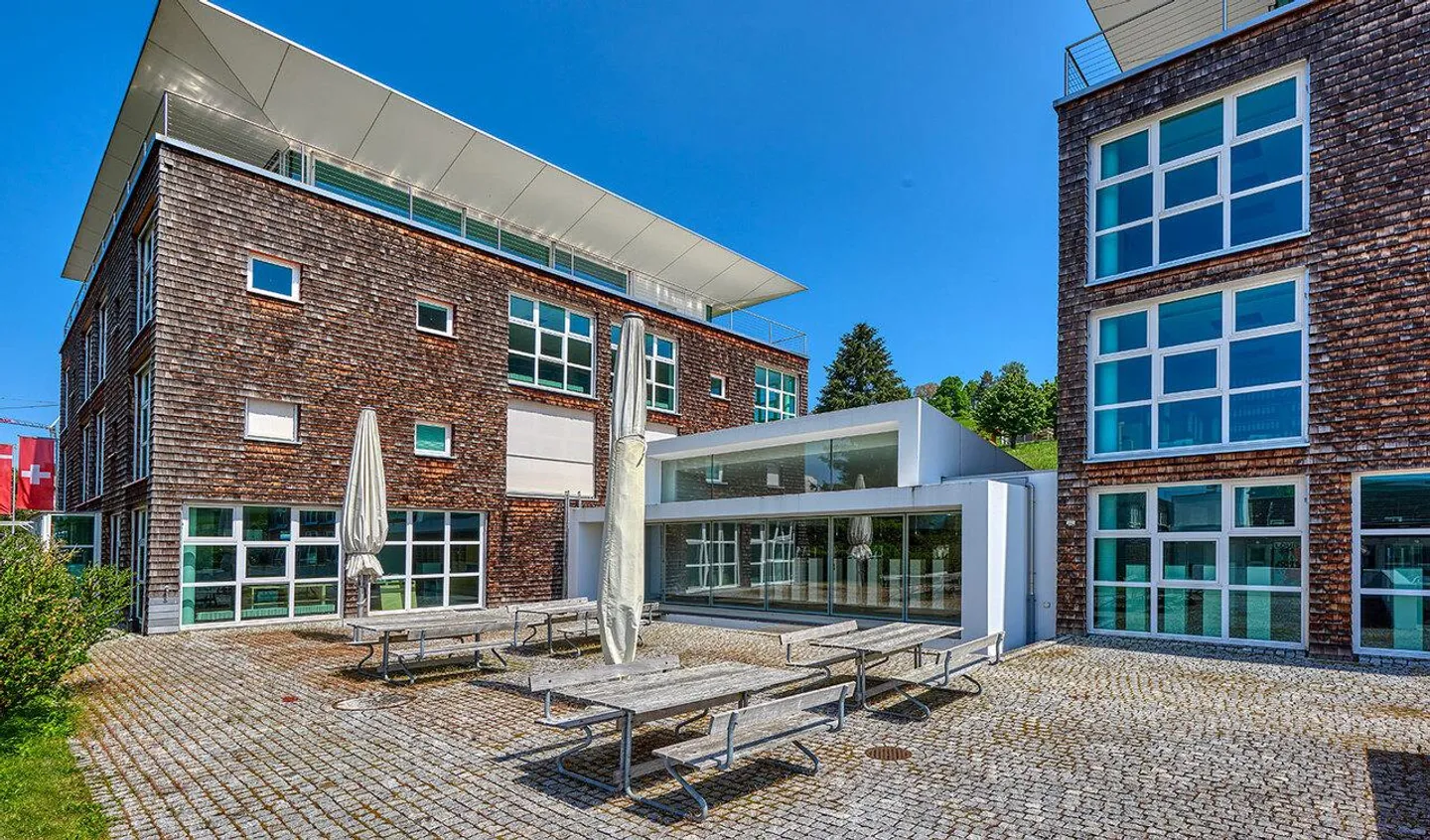High-Quality Office Buildings with Expansion Potential - Photo 8 of 9