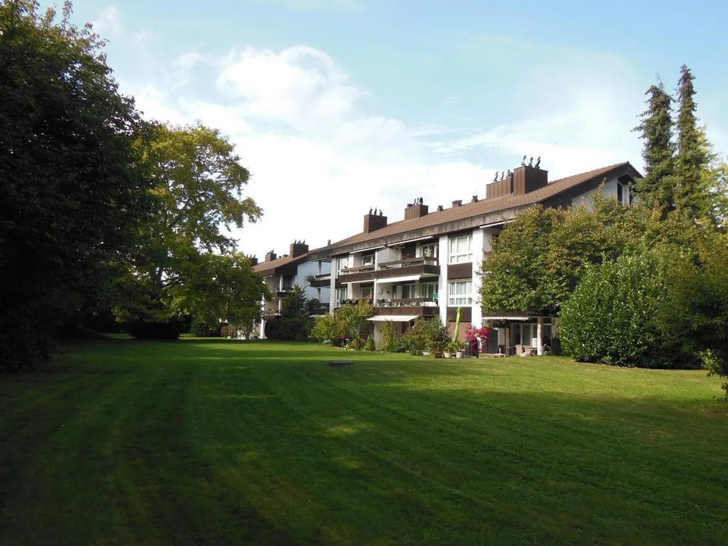 4.5-room apartment with fireplace in Bassersdorf - Photo 1 of 6