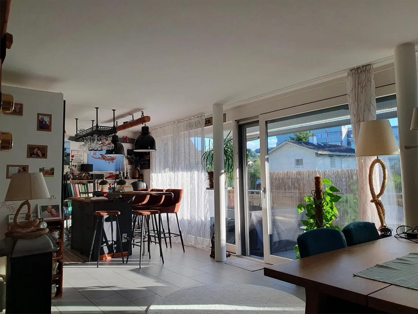 Appartement de terrasse de 3,5 pièces de rêve avec un espace de rangement infini - Photo 2 sur 22