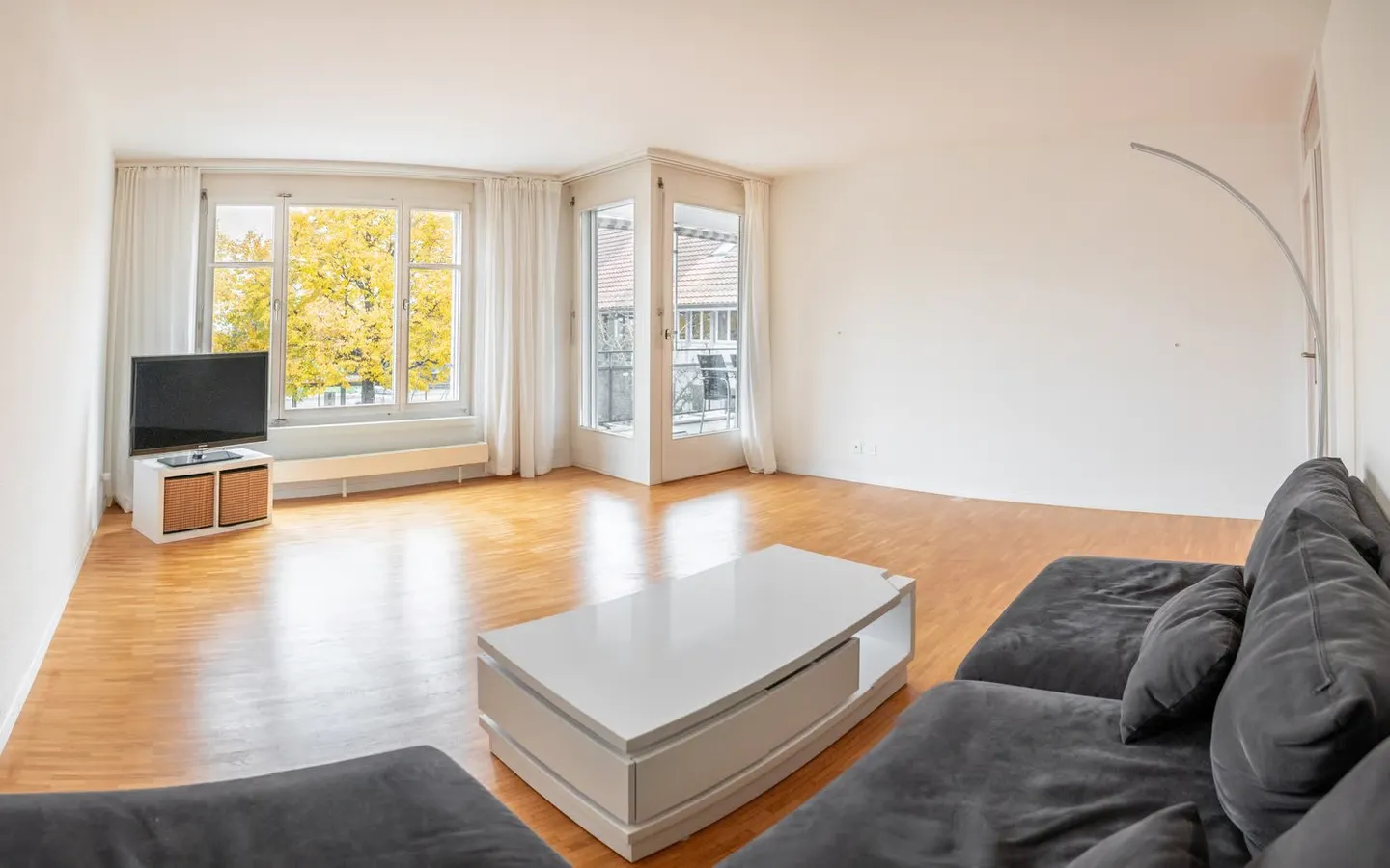 Spacious 4.5-room apartment with a view in Kirchlindach - Photo 3 of 26