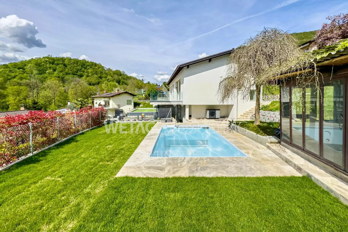 Lugano-Carabbia : Villa moderne entièrement rénovée avec piscine à ... - Photo 6 sur 11