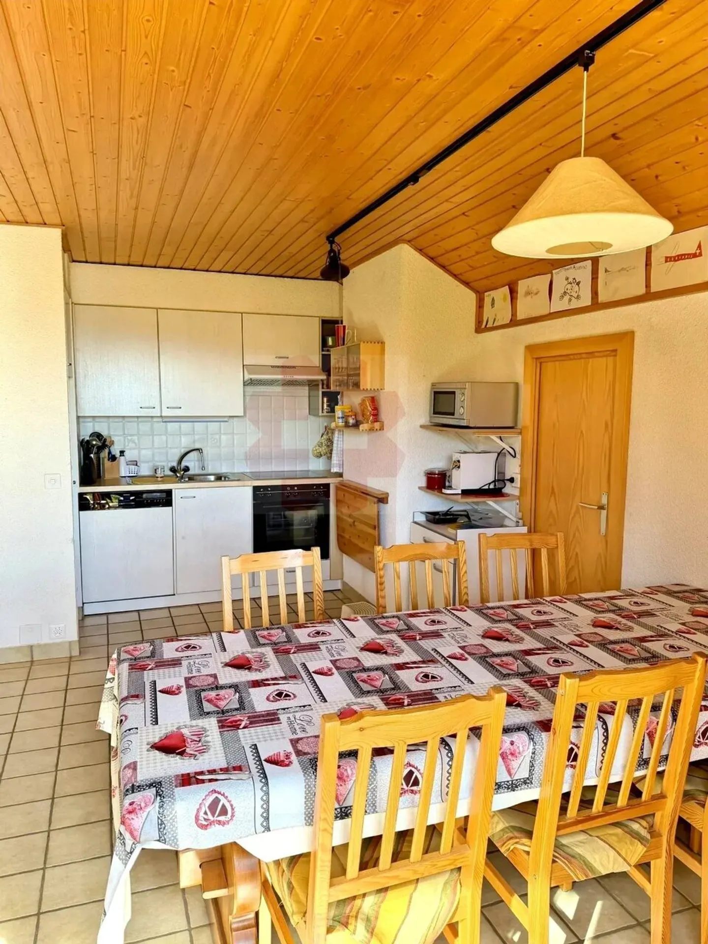 Charmante 2,5-Zimmer-Penthouse-Wohnung mit außergewöhnlichem Blick Les Mosses - Foto 8 von 13