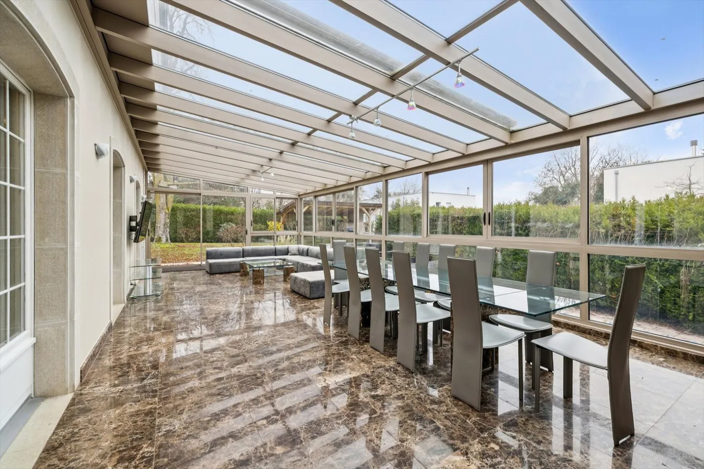 Maison 8.5 pièces - Photo 1 sur 2