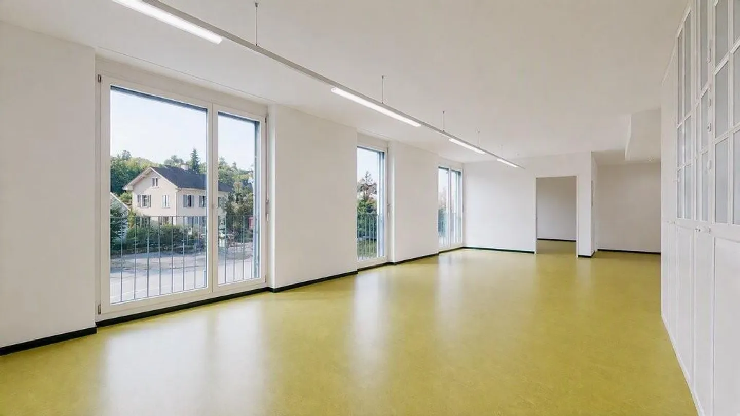 Versatile Commercial Space in Prime Location in Liestal - Photo 2 of 12
