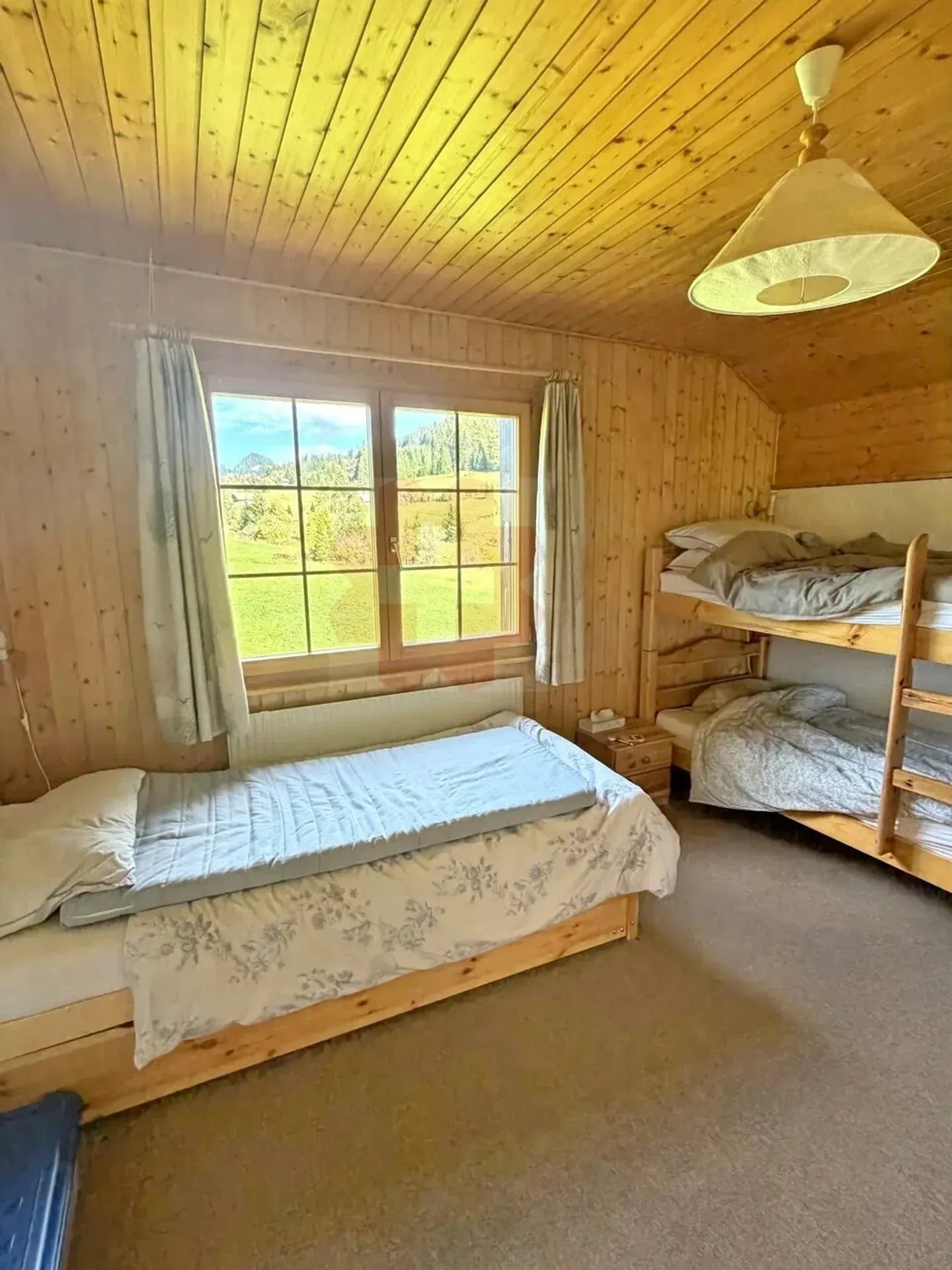 Charmante 2,5-Zimmer-Penthouse-Wohnung mit außergewöhnlichem Blick Les Mosses - Foto 10 von 13