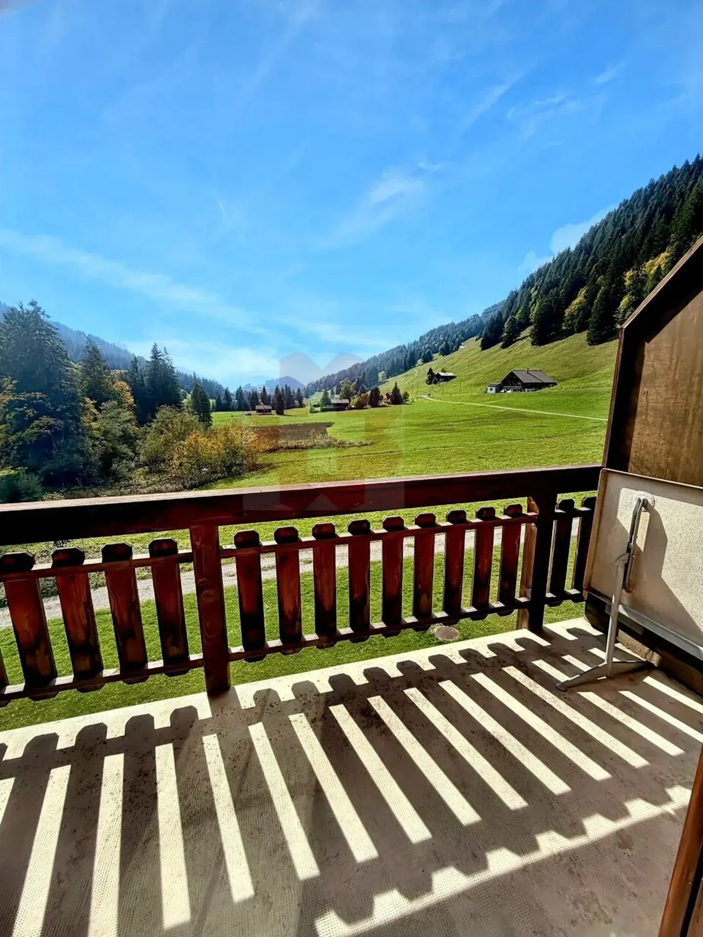 Charmante 2,5-Zimmer-Penthouse-Wohnung mit außergewöhnlichem Blick Les Mosses - Foto 12 von 13