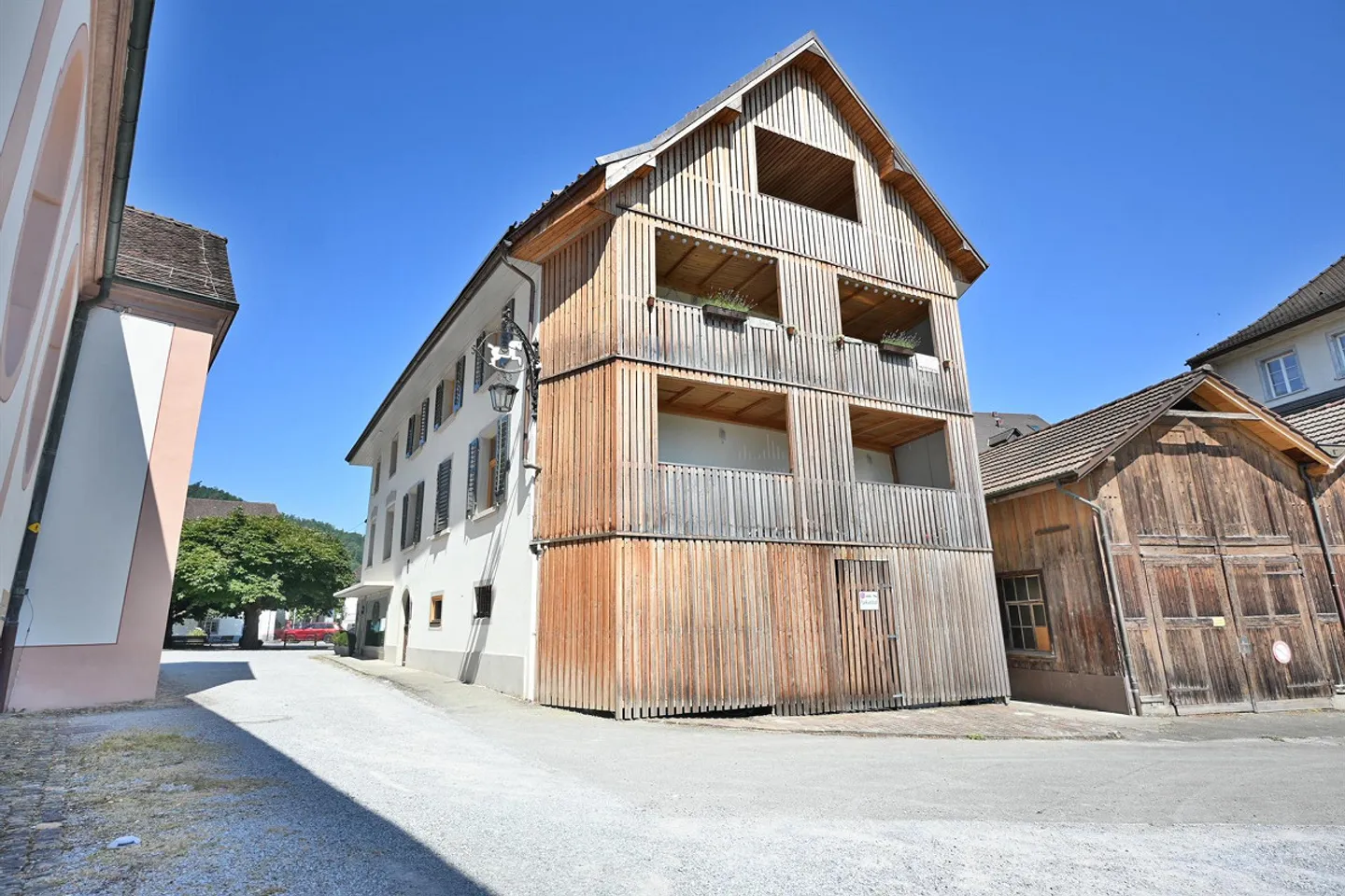 Appartement 2 pièces élégant avec balcon dans le centre historique - Photo 12 sur 13