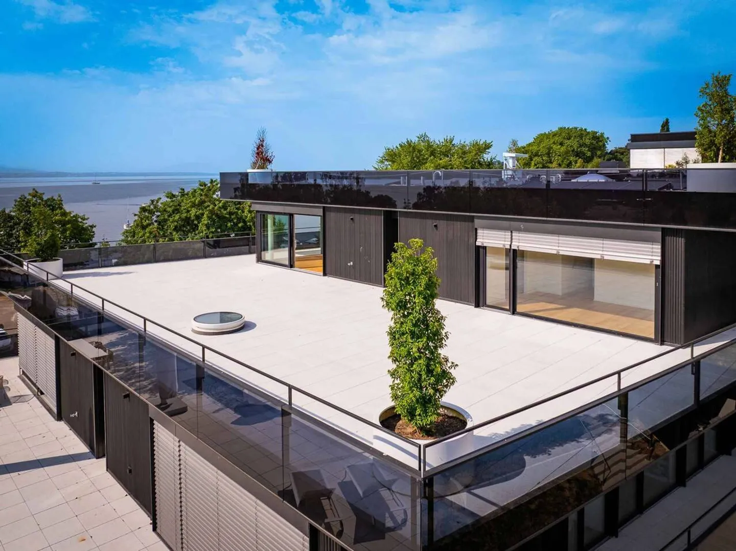 UNICO! Attico nuovo di 5,5 stanze con terrazza sul tetto - Foto 10 di 13