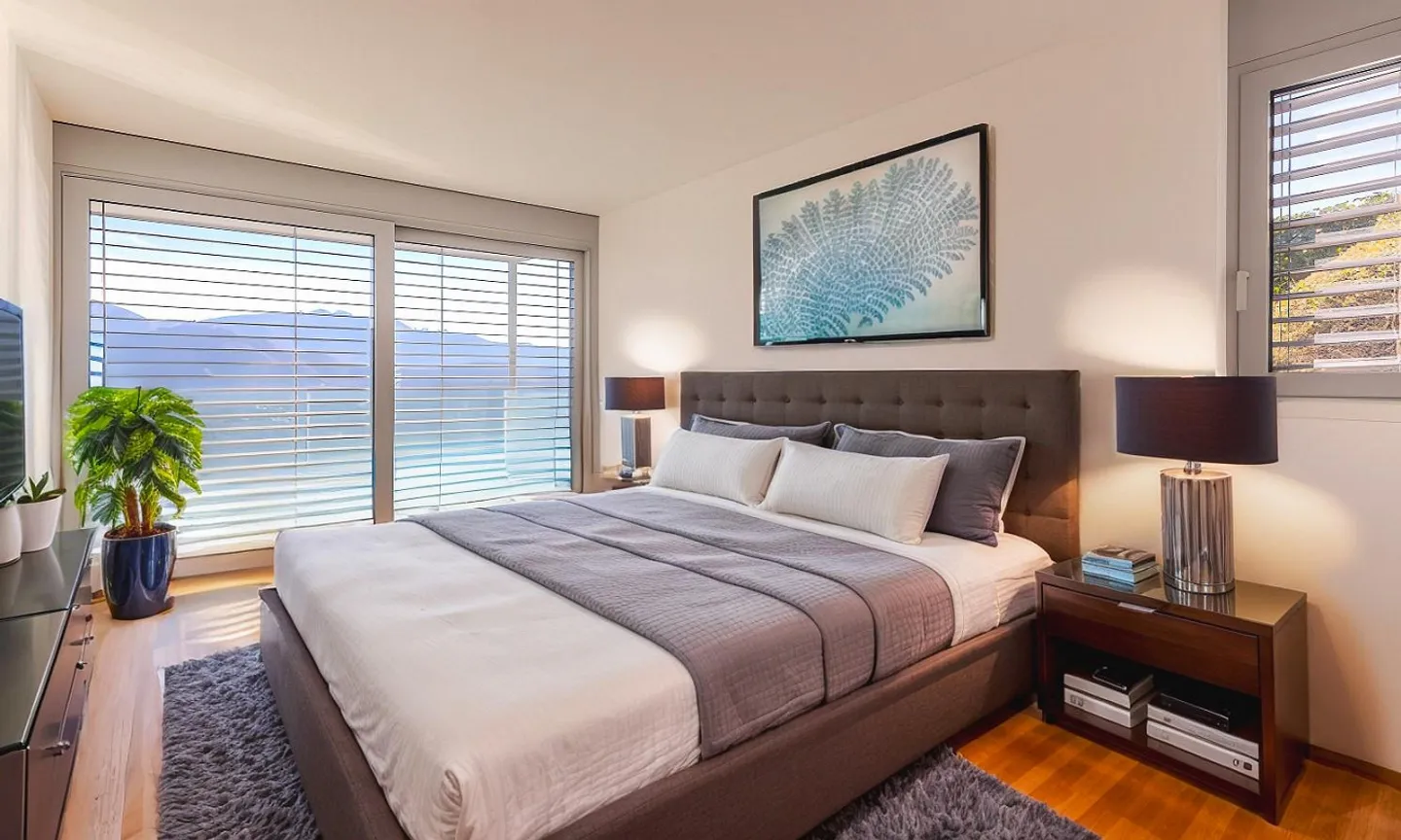 ENORME APPARTAMENTO 4.5 STANZE CON VISTA LAGO IN RESIDENZA CON PISCINA A VERNATE - Foto 5 di 10