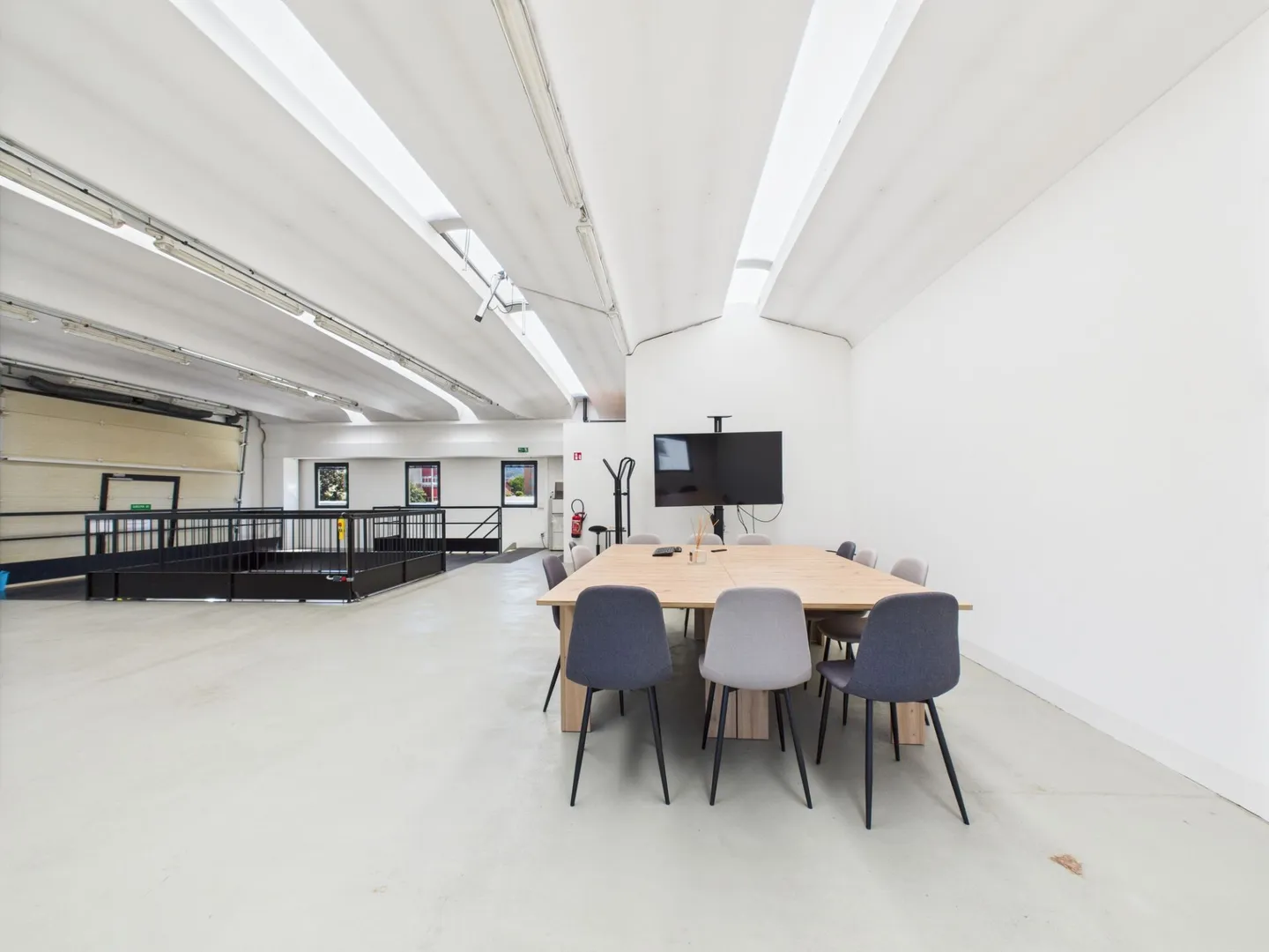 Investment in Real Estate, Commercial Building, Craft Business with Yield or Own Use - Photo 15 of 17