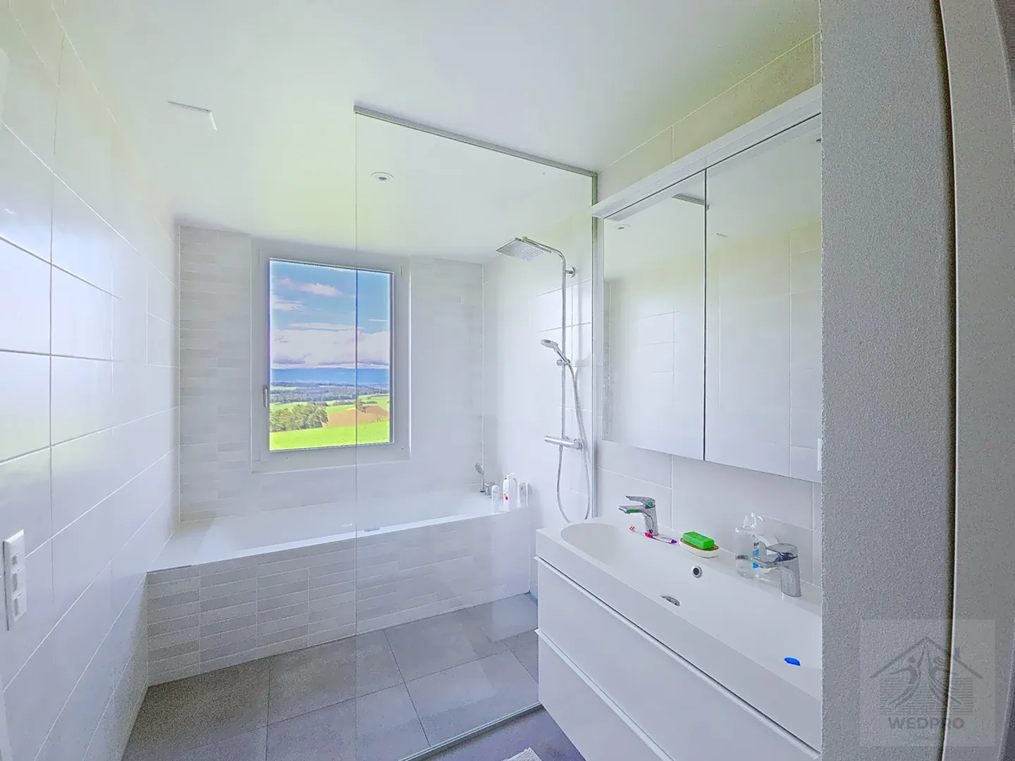 8-room House - Photo 2 of 13