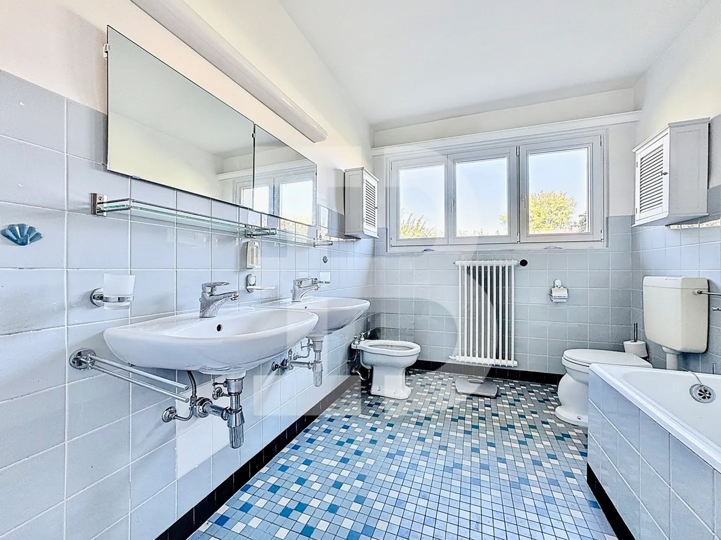 Incantevole villa indipendente con piscina e grande potenziale - Foto 6 di 8