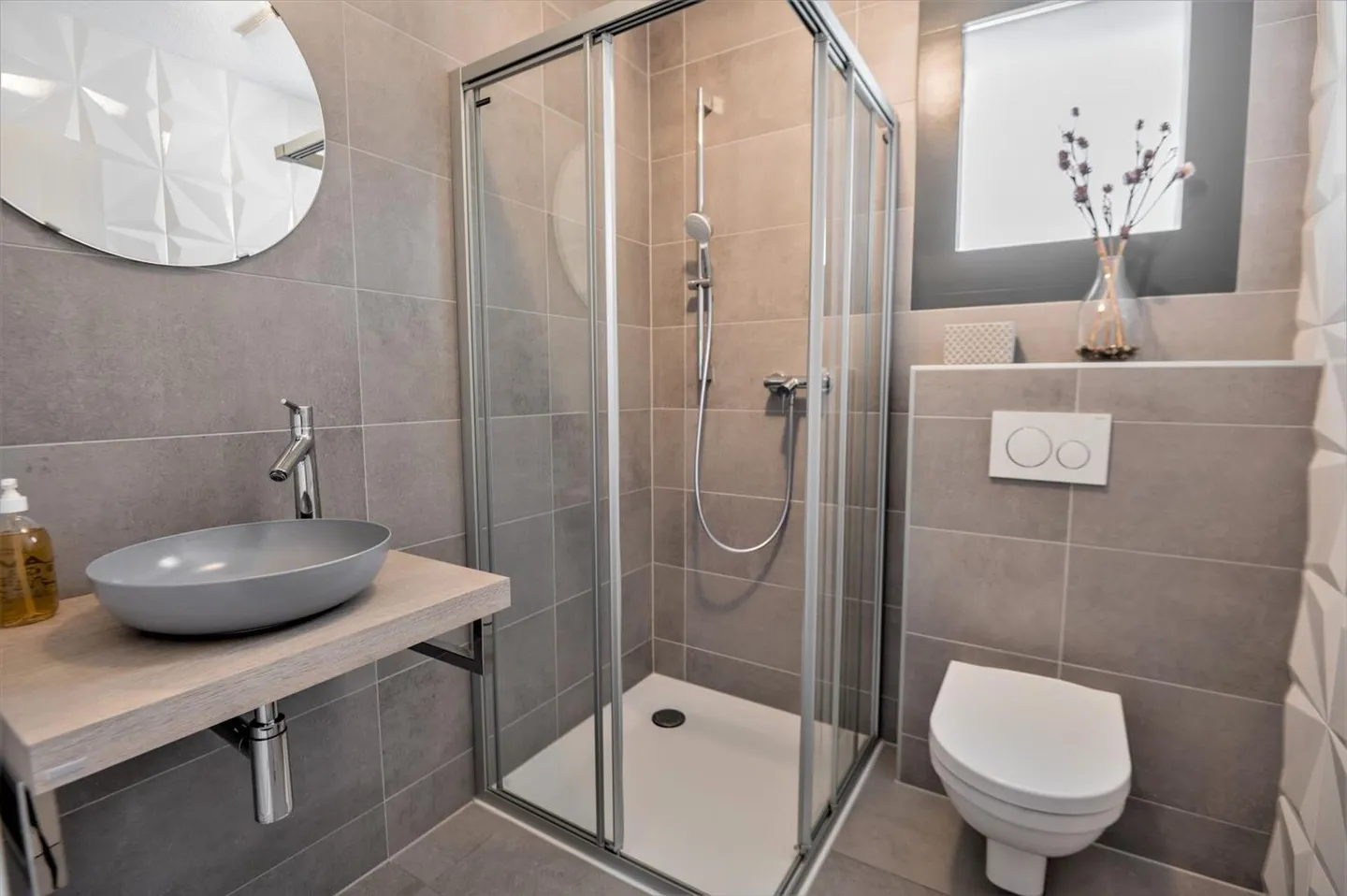 Villa semi-détachée de 5,5 pièces à La Tour-de-Trême - Photo 6 sur 9