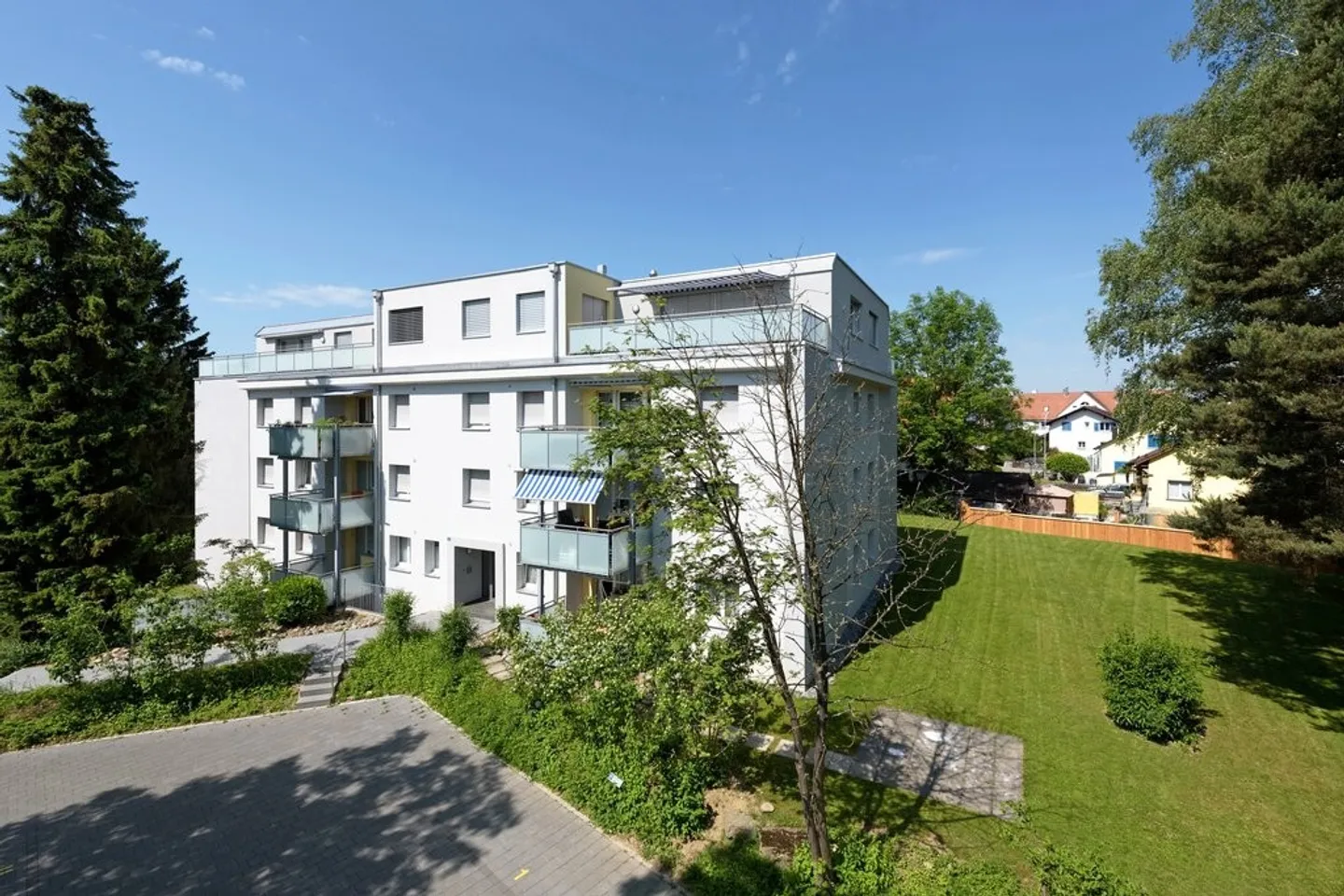 Outdoor parking space in Schwerzenbach - Photo 1 of 1