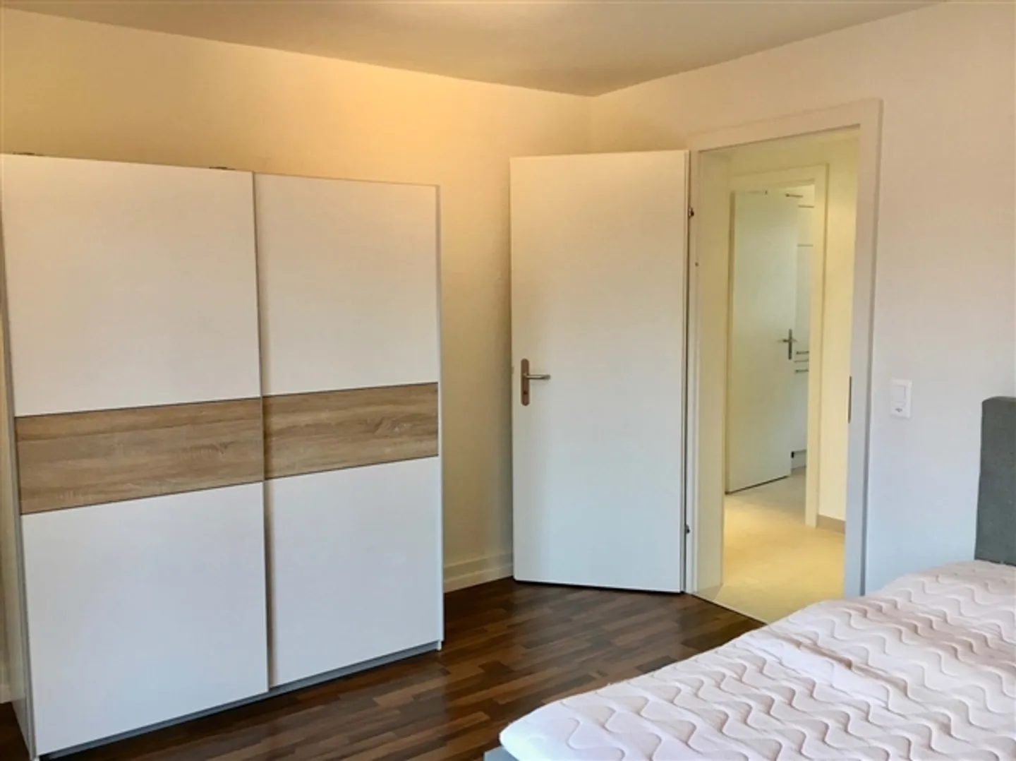 ONLINE BESICHTIGUNG - Stilvolles WG-Zimmer nahe Hardbrücke - Foto 1 von 13