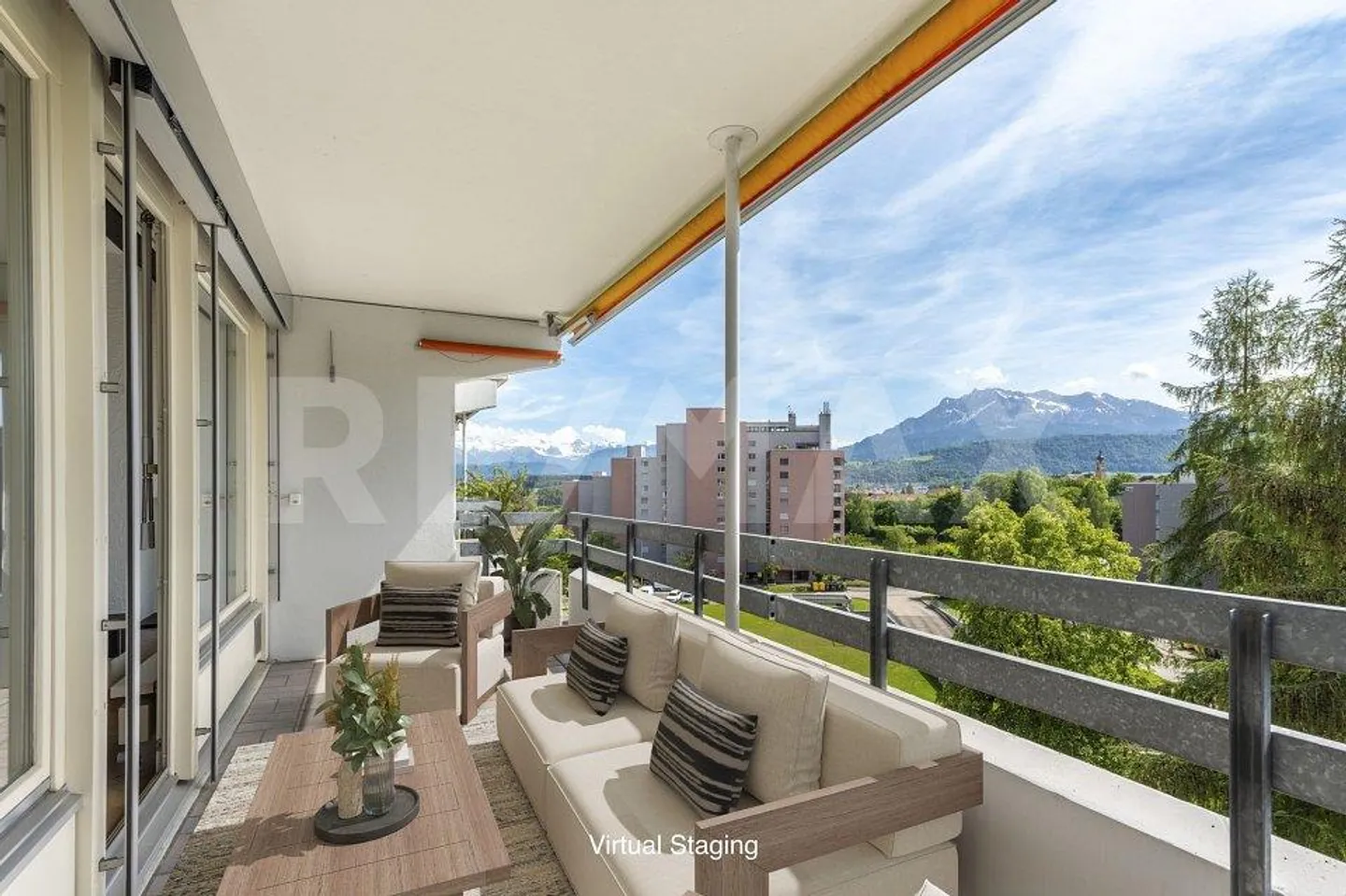 Attractive 5½-room apartment with sunny view location - Photo 1 of 13